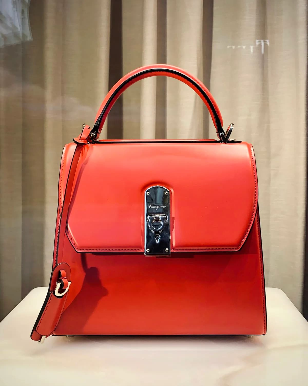 Structured top-handle handbag